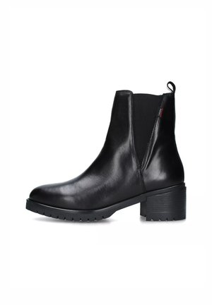 Stivaletti con plateau - black