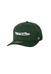 Grüne Baseballkappe mit weiß gesticktem "Mitchell & Ness" Logo, flachem Schirm und sechspaneligem Design mit Belüftungsöffnungen.
