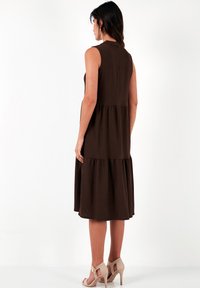 LELA REGULAR FIT - Dnevna haljina - brown