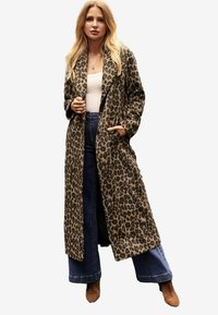 Klasisks mētelis - animal