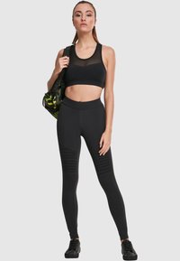 Urban Classics Legíny - black