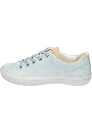 Sznurowane obuwie sportowe