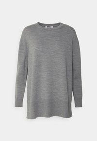Hellgrauer Pullover mit rundem Halsausschnitt und langen Ärmeln. Er hat einen gerippten Saum und eine weiche Textur, die sich gut für legere Kleidung eignet.