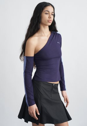 ASYMMETRIC LONG SLEEVE - Majica z dolgimi rokavi - deep plum