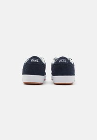 Vans CRUZE TOO UNISEX - Tenisice - 90's parisian night/true white