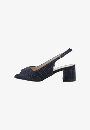 Sandalo slingback blu navy con motivo a trama incrociata, punta aperta, cinturino regolabile con fibbia e tacco a blocco su sfondo bianco.