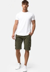 INDICODE JEANS CARGO COEUR - Short - army