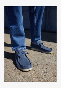 Não selecionado, blue