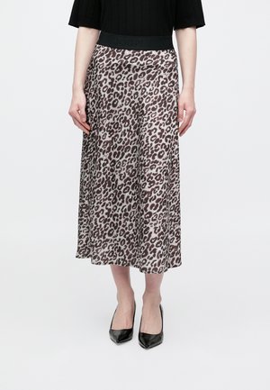 - Spódnica trapezowa