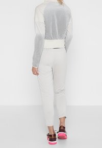 adidas Performance Chaqueta de entrenamiento - white