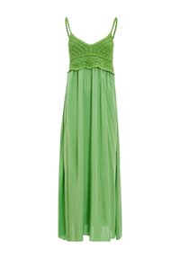 Robe longue verte avec corsage en crochet, fines bretelles tressées et jupe fluide en tissu.