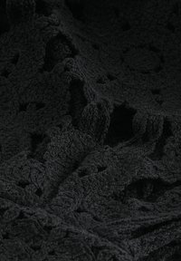 Next LONG SLEEVE SCALLOPED DETAIL PETITE - Striktrøje - black