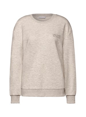 Hellgrauer Pullover aus einer weichen Baumwollmischung, mit Rundhalsausschnitt, langen Ärmeln und kleinem grafischen Text auf der Vorderseite.