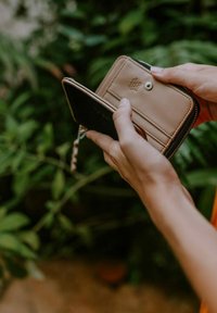 VUCH HOPE - Wallet - black