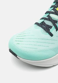Altra EXPERIENCE FLOW - Hardloopschoenen voor op de weg - mint
