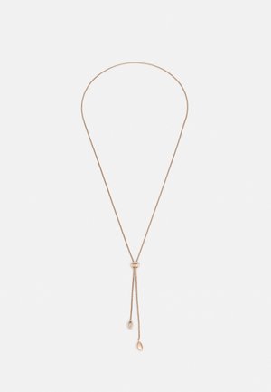 Sart guldkæde med justerbar glidende knude og to hængende ender, hvoraf den ene har en lille oval vedhæng.