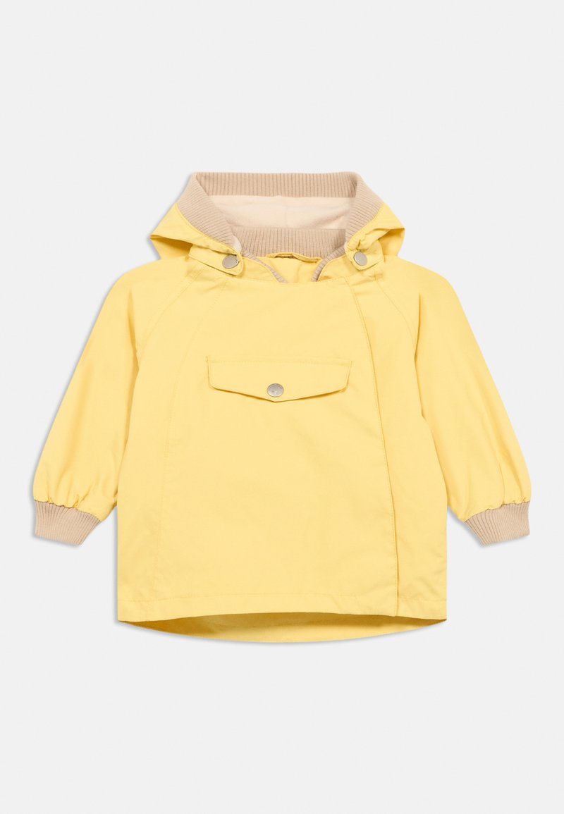 Κίτρινο αδιάβροχο με κουκούλα, μπεζ ριμπ γύρω από το λαιμό, ελαστικά μανίκια και μπροστινή τσέπη με κούμπωμα. Ελαφρύ, ανθεκτικό στο νερό ύφασμα.