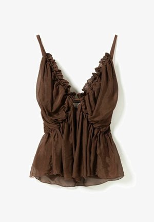 Hnedá blúzka bez rukávov s volánikovým výstrihom do V, tenkými ramienkami a zhromaždenou látkou v páse a na hrudi, vyrobená z priehľadného ľahkého materiálu.