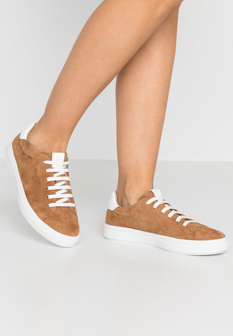 Tamaris LACE-UP - Trainers - cognac