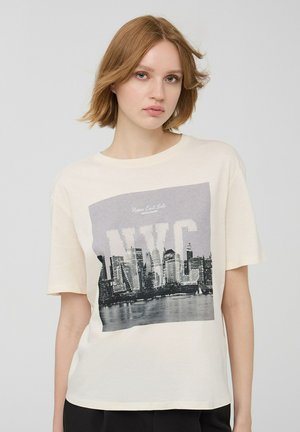 - T-shirt z nadrukiem