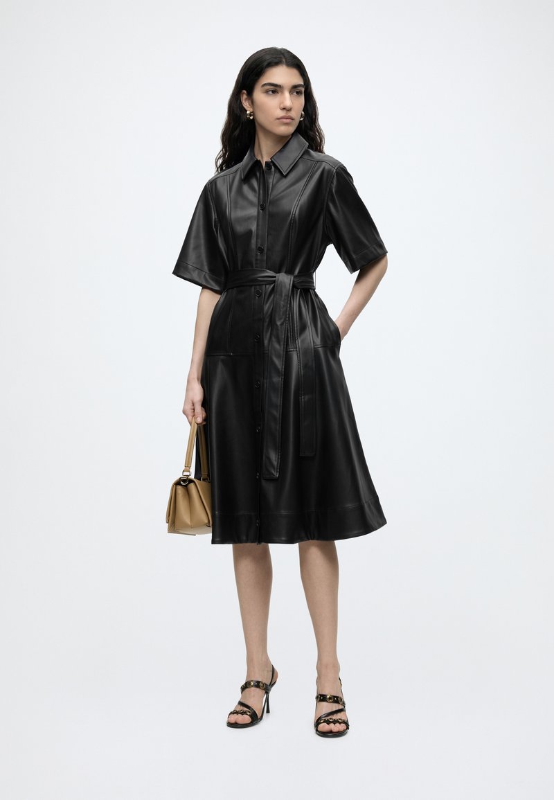 KARL LAGERFELD FAUX LEATHER DRESS - Blusenkleid - black/schwarz - Zalando