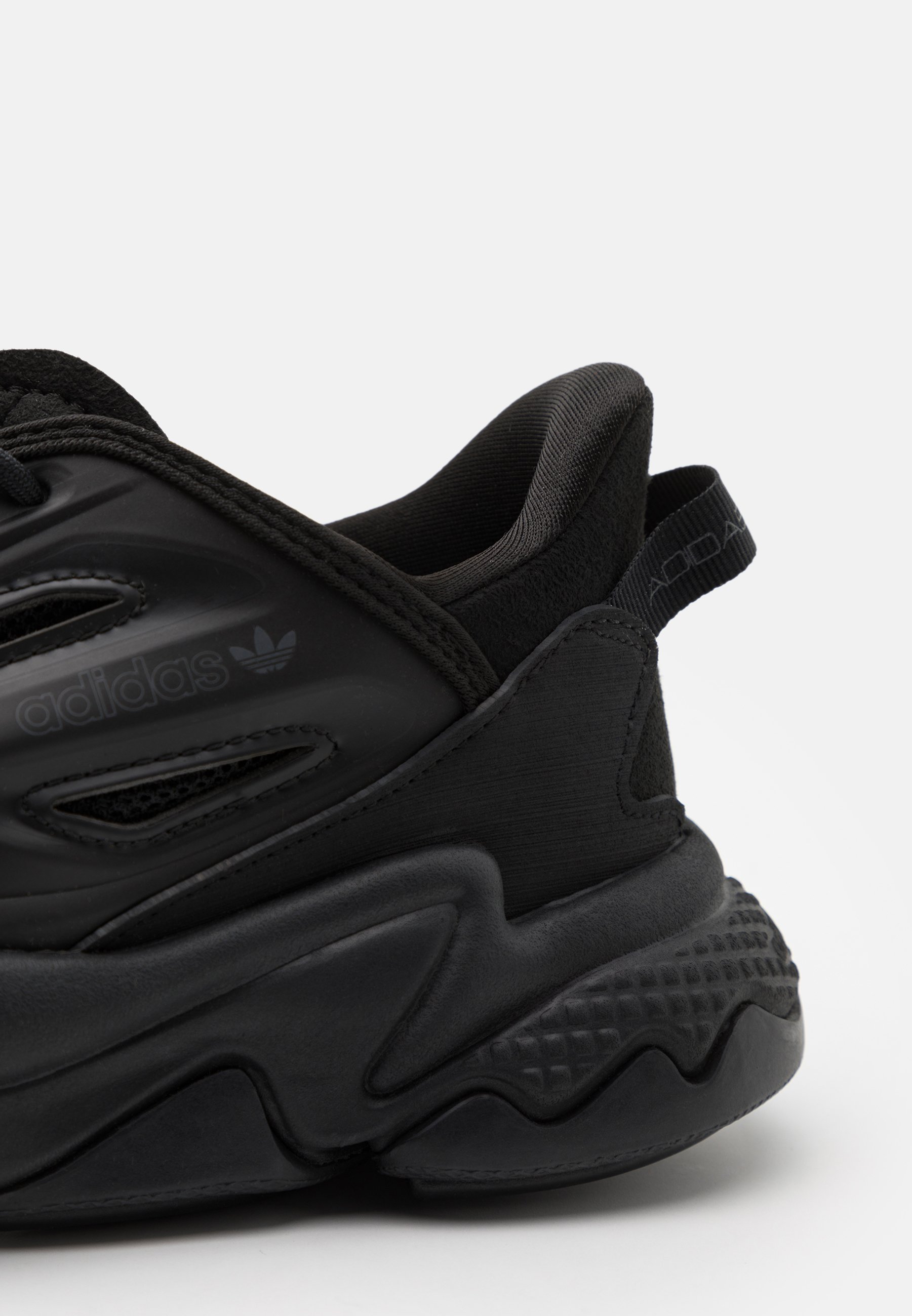 Men OZWEEGO CELOX UNISEX - Trainers Men OZWEEGO CELOX UNISEX - Trainers