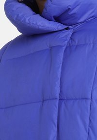 NA-KD Wintermantel - blue
