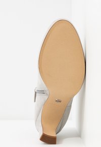 Tamaris Korolliset nilkkurit - light grey