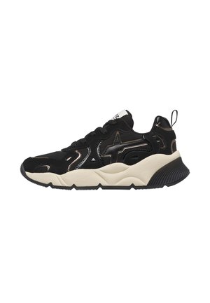 Sneaker nero e beige con suola spessa, chiusura frontale con lacci, linguetta posteriore e dettagli decorati sui lati.