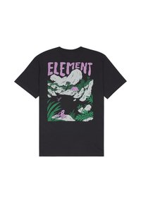 Czarny T-shirt z fioletowym napisem "ELEMENT" nad sceną przyrodniczą przedstawiającą góry, palmy, fioletowy namiot, ważkę i fioletową żabę na skałach.