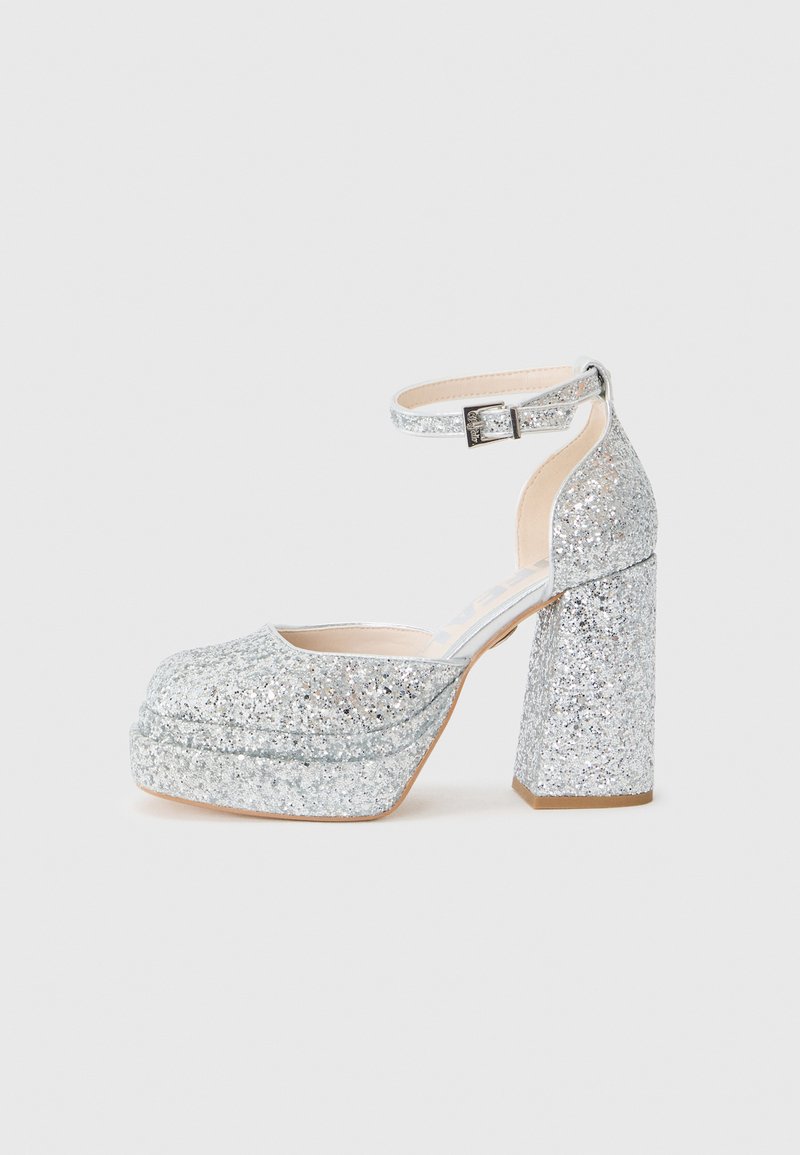 Buffalo Plateaupumps zilverkleurig