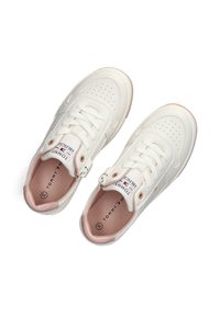 Witte leren sneakers met roze accenten, ronde neus, veters en ritssluiting, geperforeerd ontwerp en merkvoering aan de binnenkant. Maat 35.
