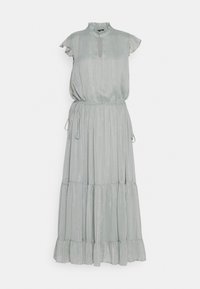 Ljusgrå ärmlös maxiklänning med rynkad krage, samlad midja, subtil glans och lager på lager nertill med volangdetalj.