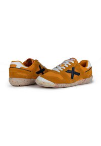 MUNICH MINI GOAL SS24 - Zapatillas de entrenamiento - naranja