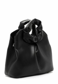 Czarna skórzana torebka z węzłowym uchwytem, miękką teksturą, luźnym kształtem oraz subtelnym, tłoczonym logo z boku.