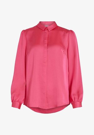 Rosa långärmad blus med krage, med en slät, satinliknande textur och samlade ärmslut. Rak nederkant med en något rundad botten.