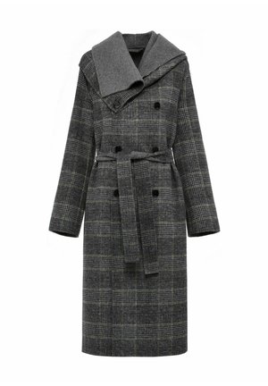 Szary wełniany płaszcz w kratę z podwójnym zapięciem, oversize'owym kołnierzem i wiązanym paskiem w talii. Miękka tekstura z wyraźnym wzorem w kratę.