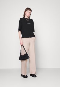 Calvin Klein Jeans BLOWN TEE - T-shirts med print - black