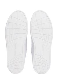 Thumbnail Image 6