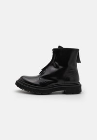 TYPE 197 UNISEX - Bottines à plateau - black