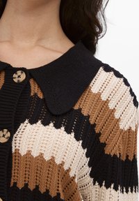 Object Vest - sand