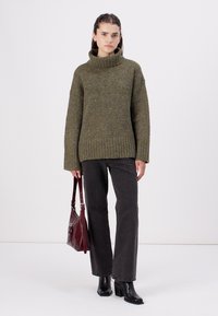 Vero Moda VMINGRID ROLL NECK PULLOVER - Vesta - grape leaf