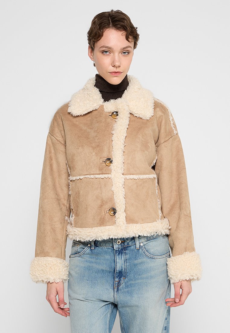 BDG Urban Outfitters Imitatieleren jas beige BDG Urban Outfitters Imitatieleren jas beige