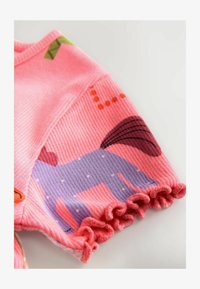 Valittu, unicorn pink