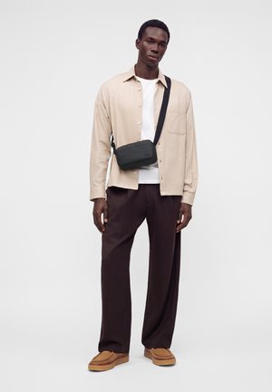 Lacoste, REPORTER BAG - Sac bandoulière - noir