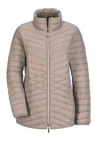 Gevoerde jas in licht taupe met een hoge kraag, een ritssluiting aan de voorkant en chevronpatronen op de stof voor textuur en warmte.