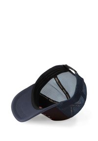 Casquette bleu marine avec un devant solide et un dos en maille. Présente une visière courbée et une fermeture à pression réglable. Intérieur doublé de tissu noir.