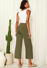 Friends Like These Broek - khaki
