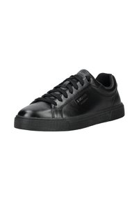 Zwarte leren lage sneaker met zwarte veters, dikke zool en "S. Oliver" branding aan de zijkant en op de tong.