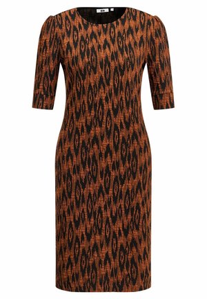 Robe à manches courtes, longueur genou, avec un motif ikat texturé rouge rouille et noir. Dotée d'un col rond et de manches légèrement bouffantes.